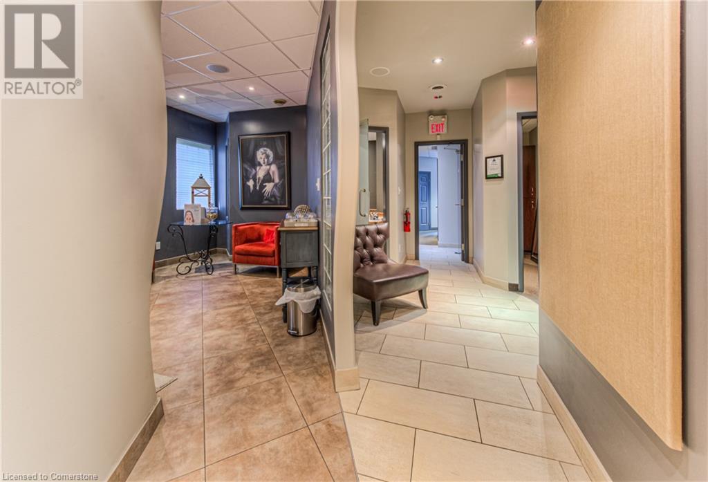 370 University Avenue E Unit# 105, Waterloo, Ontario  N2K 3N2 - Photo 2 - 40674000