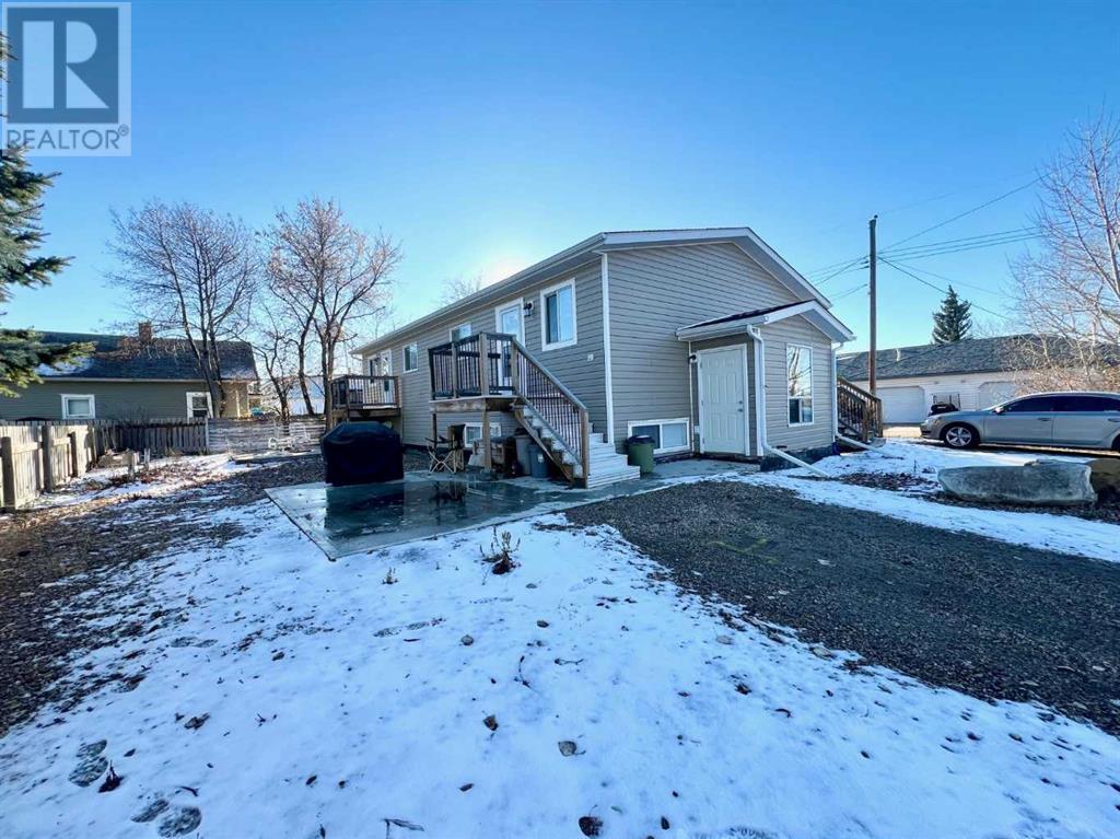 105 1 A Street, Linden, Alberta  T0M 1J0 - Photo 2 - A2178440