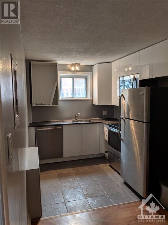 382 Brant StreetOttawa, Ontario  K1L 6V6 - Photo 3 - X10442375