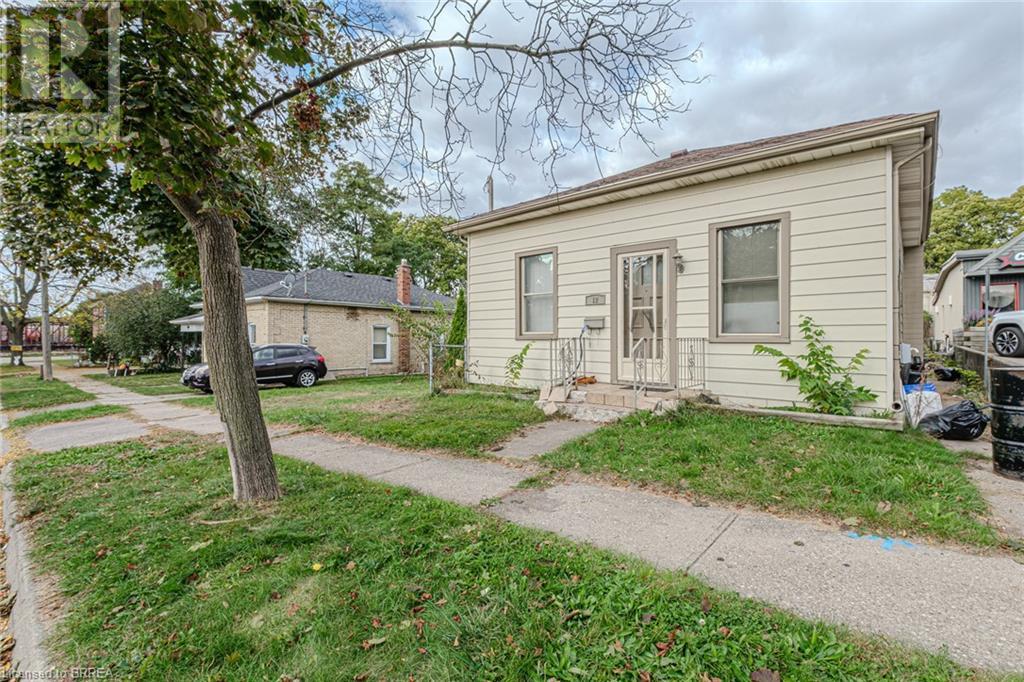 12 Ann Street, Brantford, Ontario  N3R 3X8 - Photo 2 - 40670475