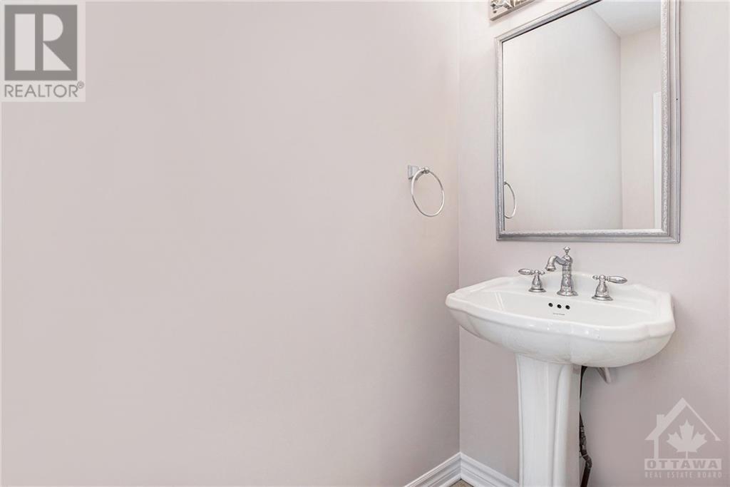 635 Whitecliffs Avenue, Ottawa, Ontario  K1V 2N4 - Photo 5 - X10419702