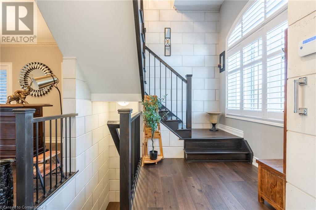 8 Cesar Place, Ancaster, Ontario  L9G 0G3 - Photo 3 - 40676405