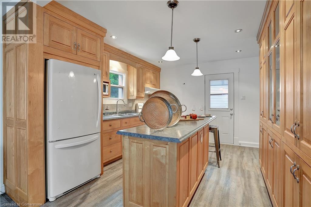 54 Elgin Street N, Cambridge, Ontario  N1R 5G9 - Photo 11 - 40675807
