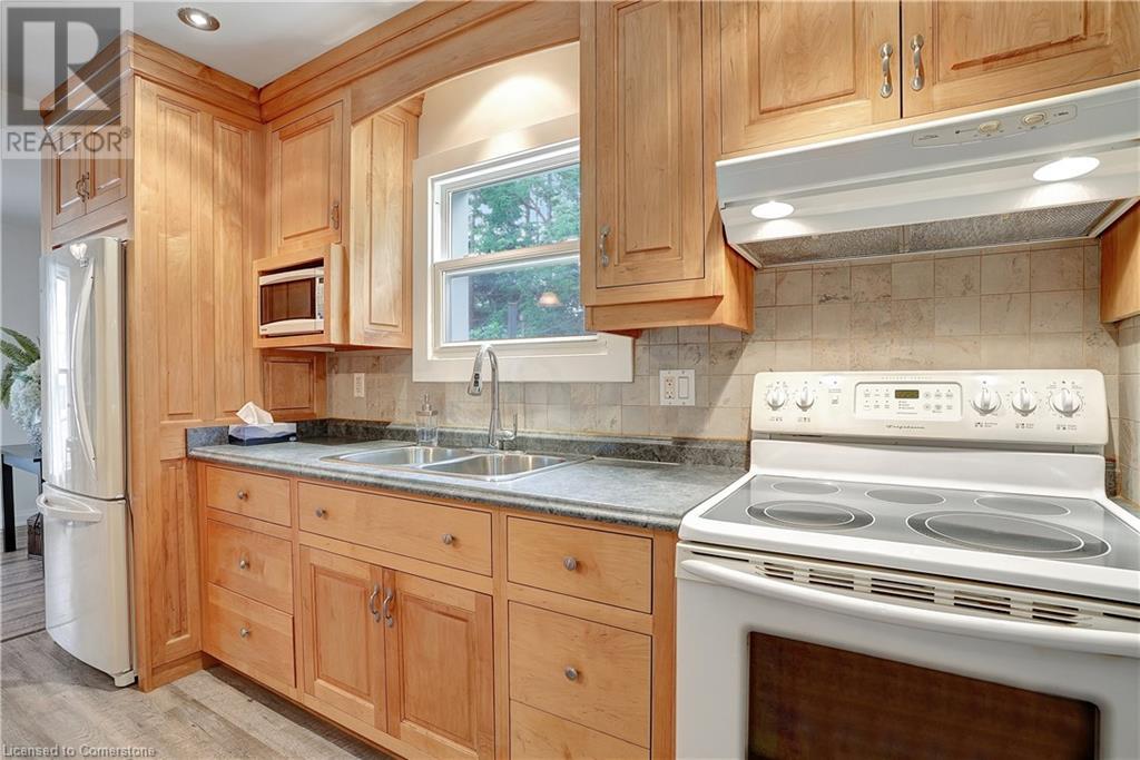 54 Elgin Street N, Cambridge, Ontario  N1R 5G9 - Photo 9 - 40675807