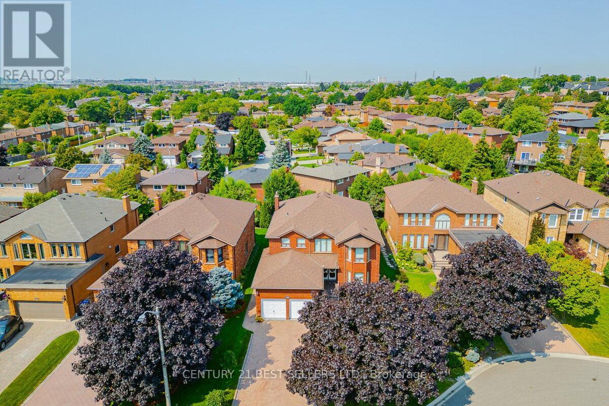 1229 Sugar Maple Court, Mississauga, Ontario  L4W 4P6 - Photo 28 - W9386589