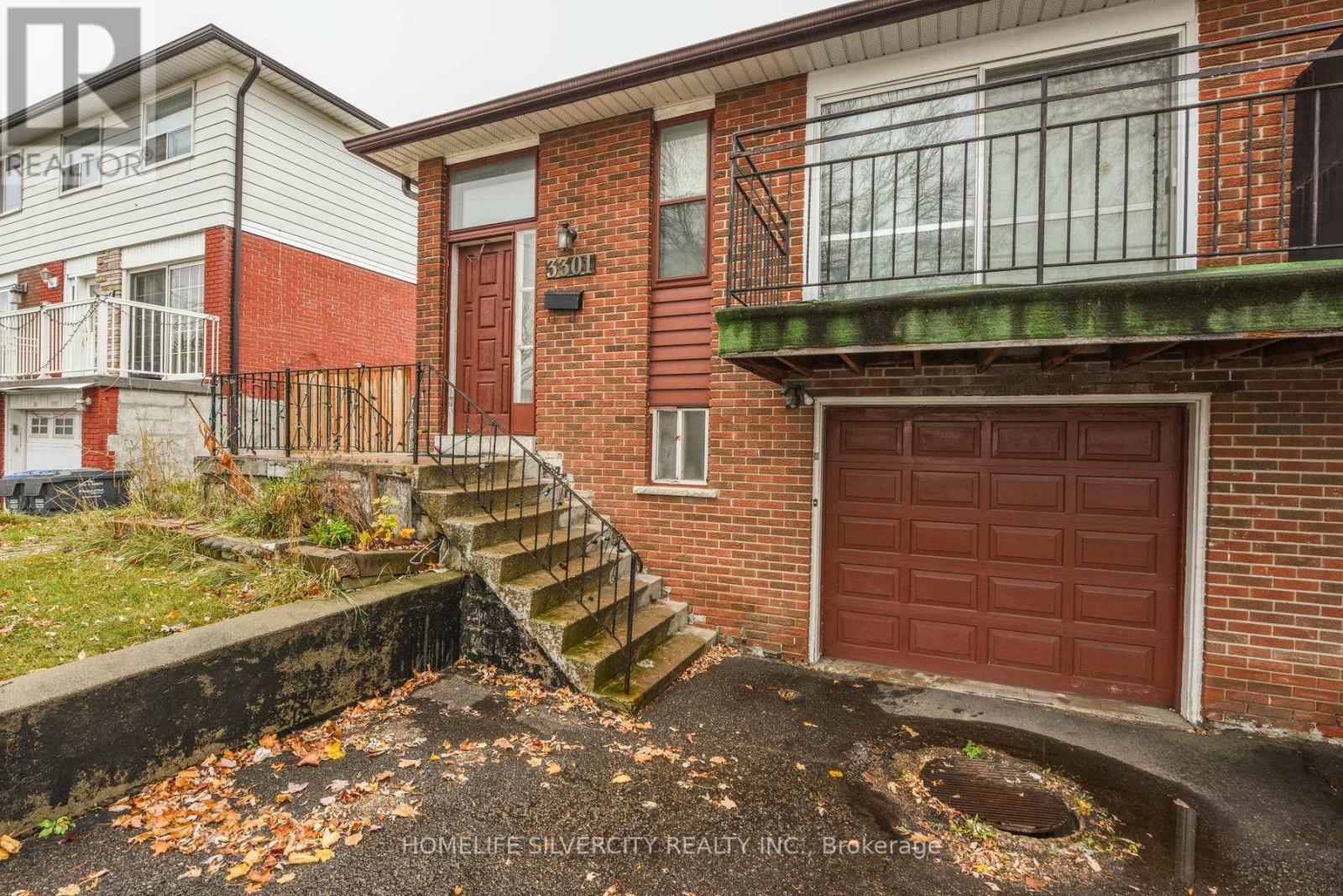 3301 Chipley Crescent, Mississauga (Malton), Ontario  L4T 2E3 - Photo 4 - W10418313