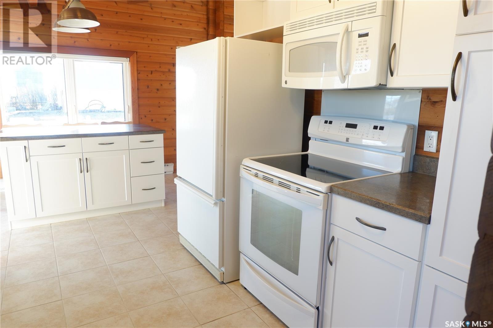 Carrobourg Acreage, Gravelbourg Rm No. 104, Saskatchewan  S0H 1X0 - Photo 6 - SK987896