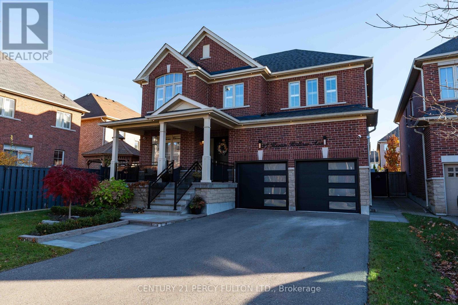 27 HERON HOLLOW AVENUE, Richmond Hill, Ontario