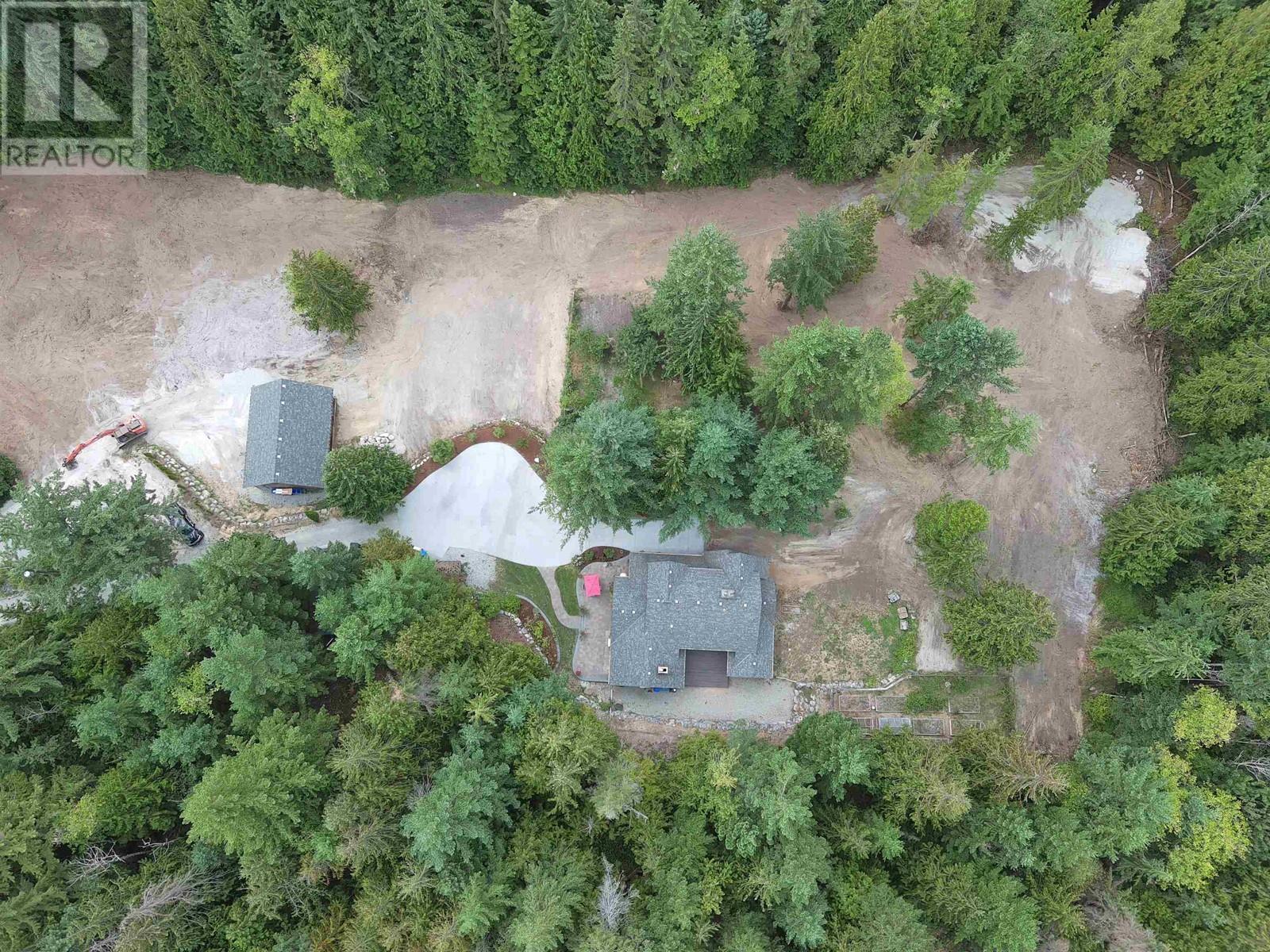 Property at 6979 SECHELT INLET ROAD image 3