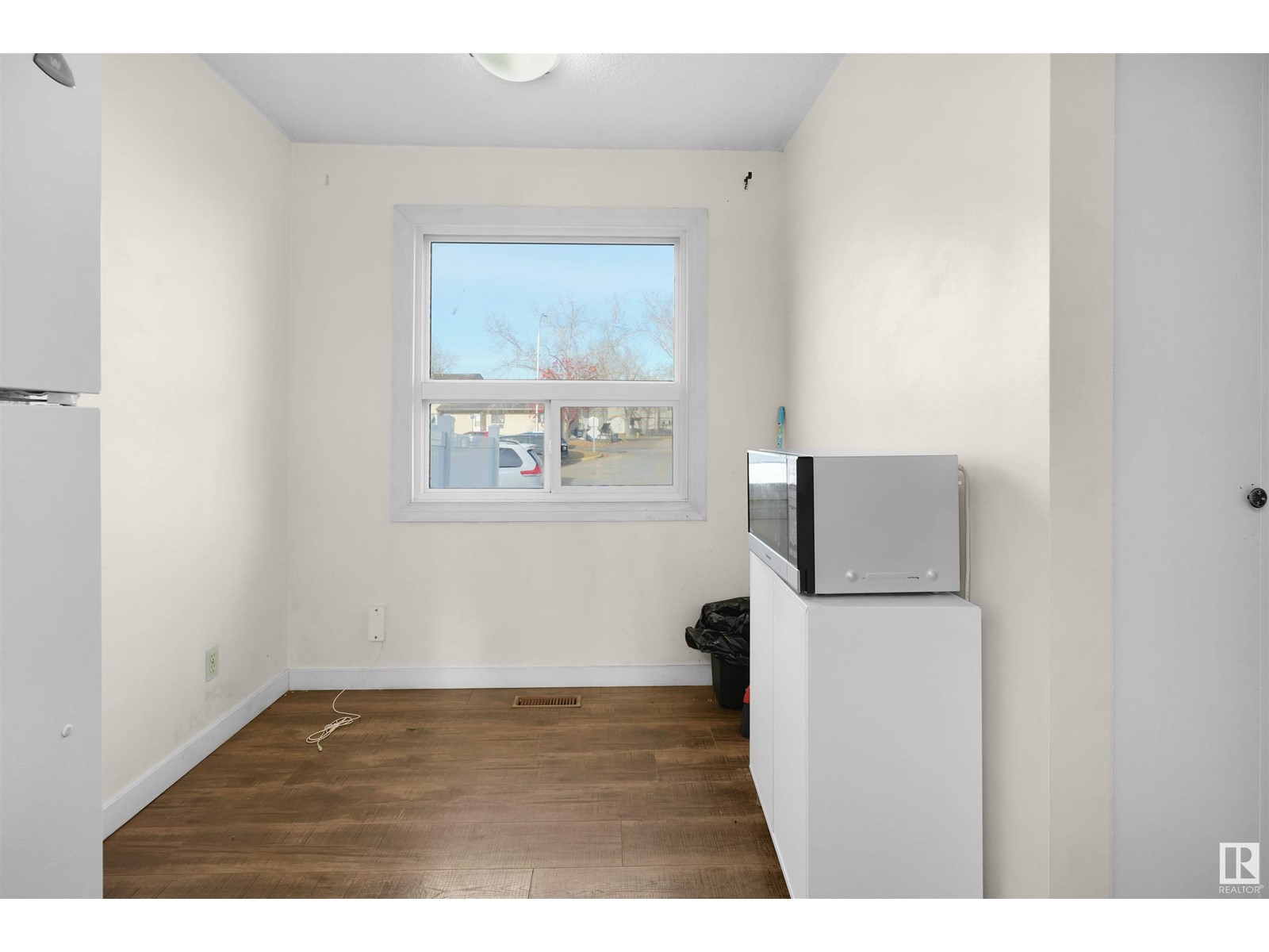 47 Lakewood Vg Nw, Edmonton, Alberta  T6K 2B3 - Photo 11 - E4413345