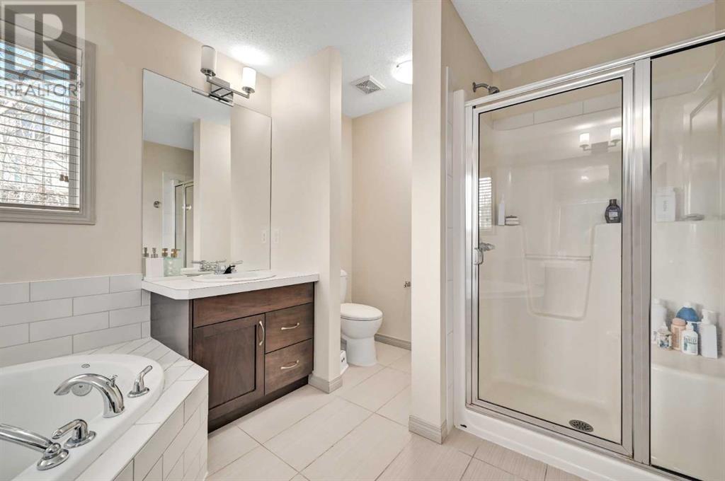 23 St Moritz Terrace Sw, Calgary, Alberta  T3H 5Y2 - Photo 19 - A2177798