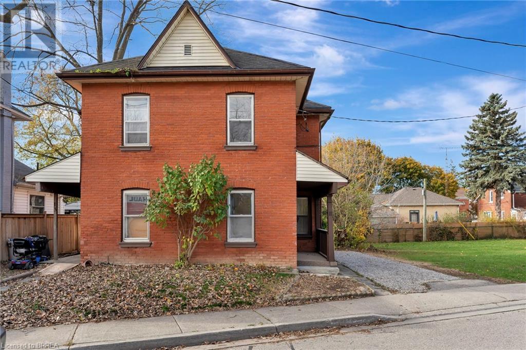 11 ROSE Avenue, brantford, Ontario