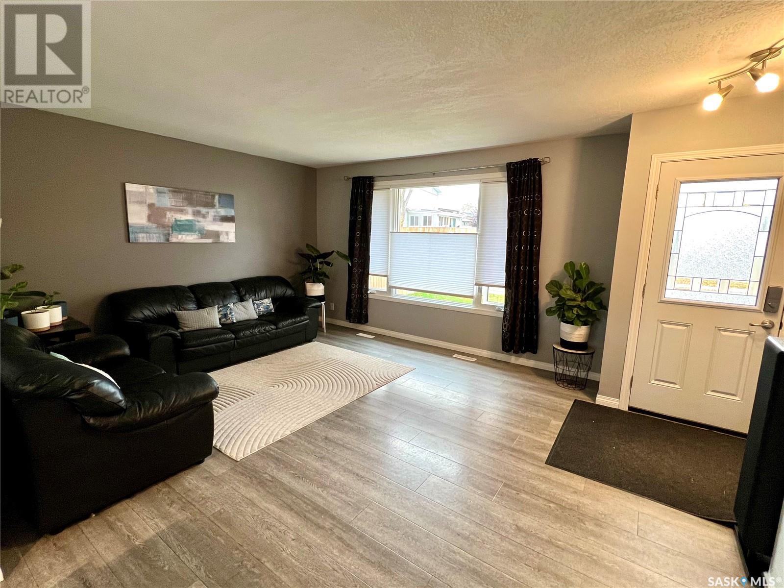 621 Central Avenue S, Swift Current, Saskatchewan  S9H 3G7 - Photo 5 - SK986135