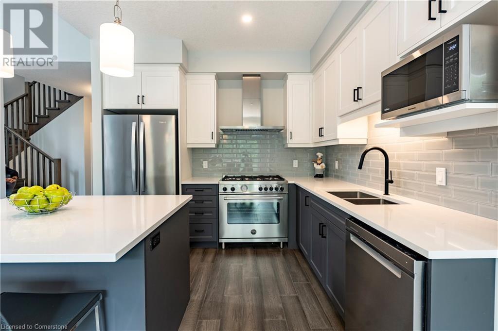955 Stonecliffe WalkKitchener, Ontario  N2P 0K5 - Photo 5 - 40663220