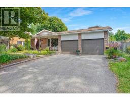 9 KING STREET, East Gwillimbury, Ontario