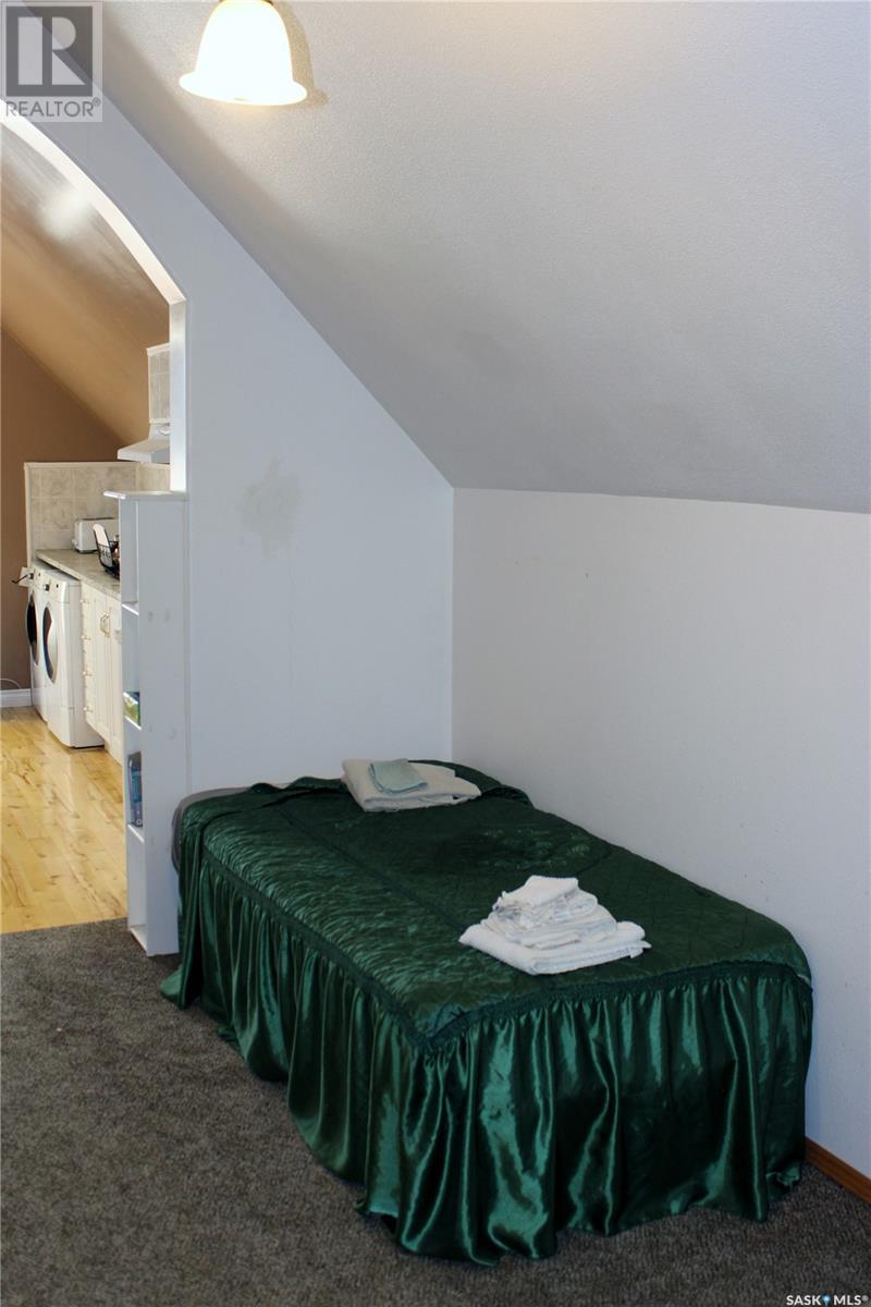 3 2nd Avenue, Weyburn, Saskatchewan  S4H 1W7 - Photo 23 - SK988029