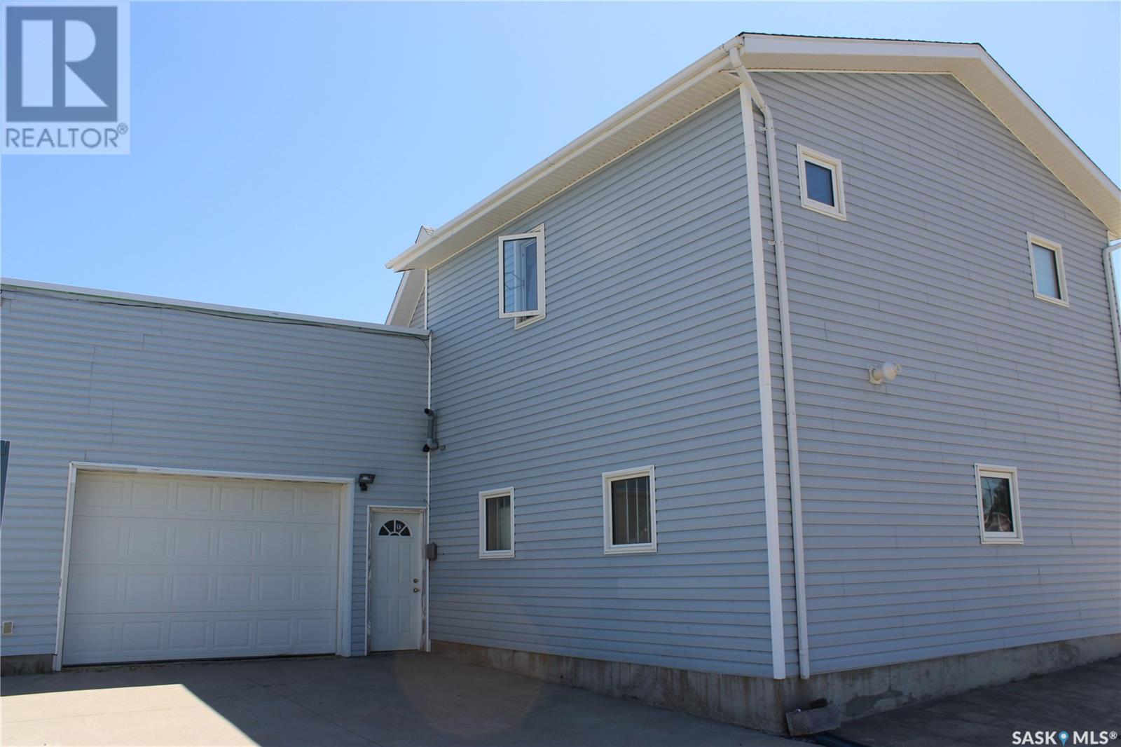3 2nd Avenue, Weyburn, Saskatchewan  S4H 1W7 - Photo 3 - SK988029