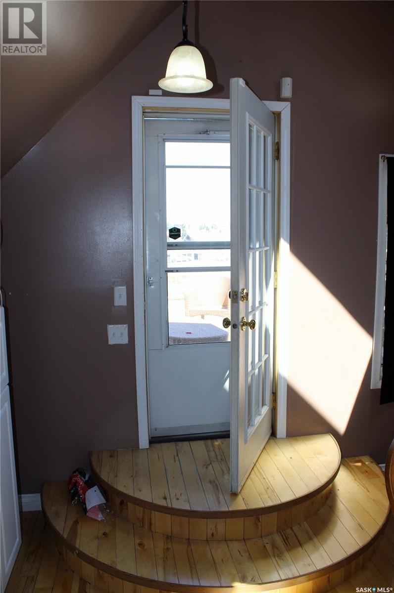 3 2nd Avenue, Weyburn, Saskatchewan  S4H 1W7 - Photo 33 - SK988029