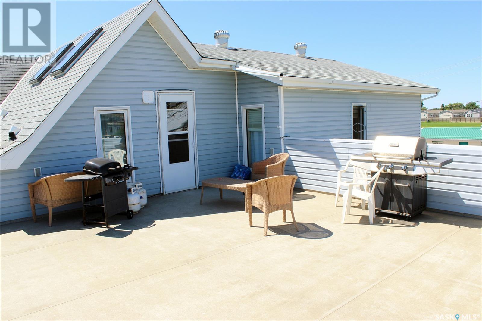 3 2nd Avenue, Weyburn, Saskatchewan  S4H 1W7 - Photo 35 - SK988029