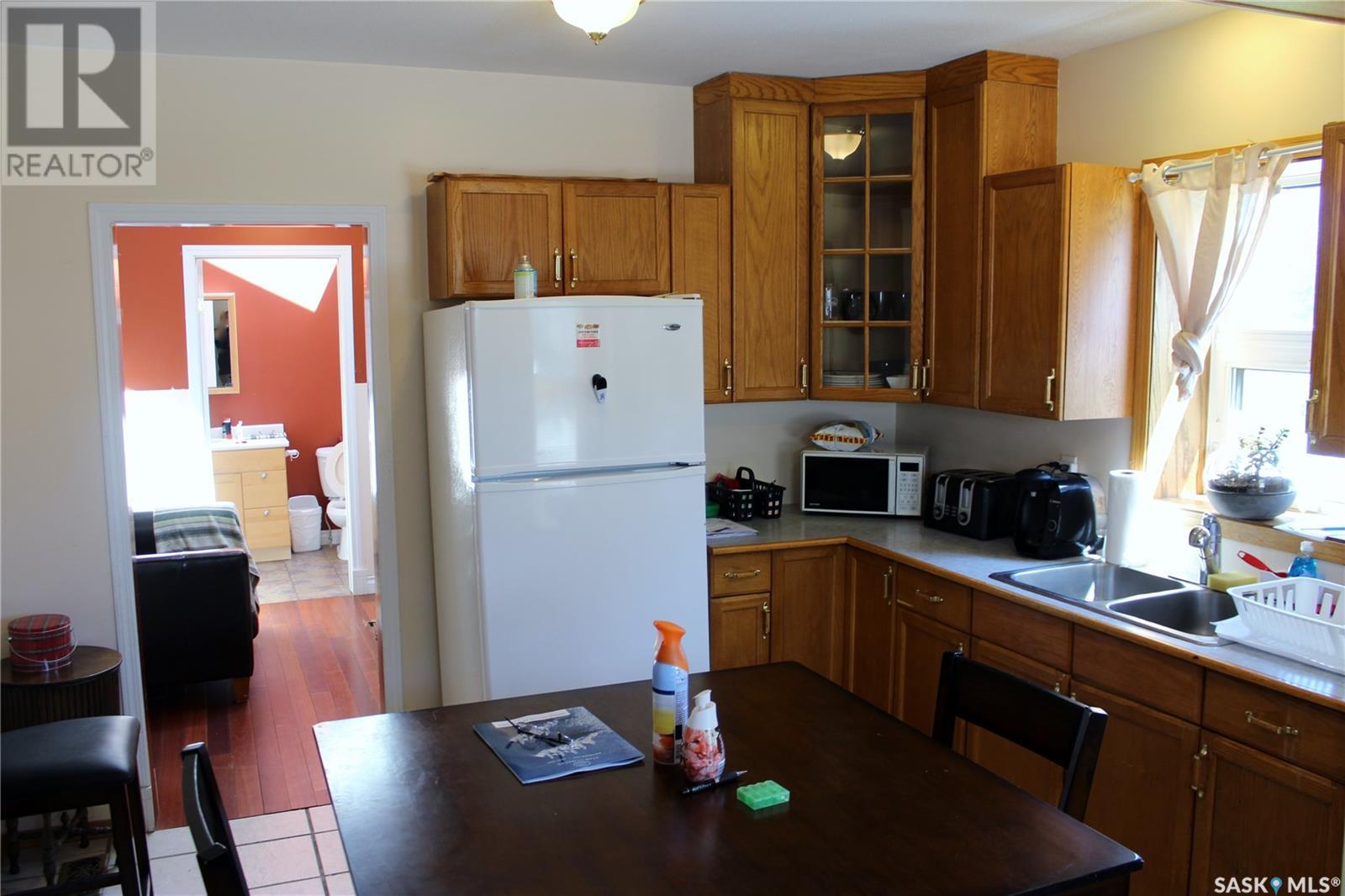 3 2nd Avenue, Weyburn, Saskatchewan  S4H 1W7 - Photo 4 - SK988029