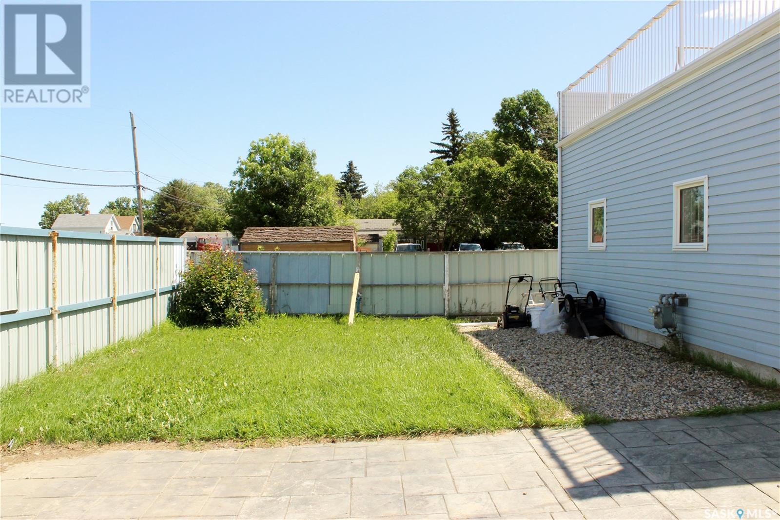 3 2nd Avenue, Weyburn, Saskatchewan  S4H 1W7 - Photo 43 - SK988029