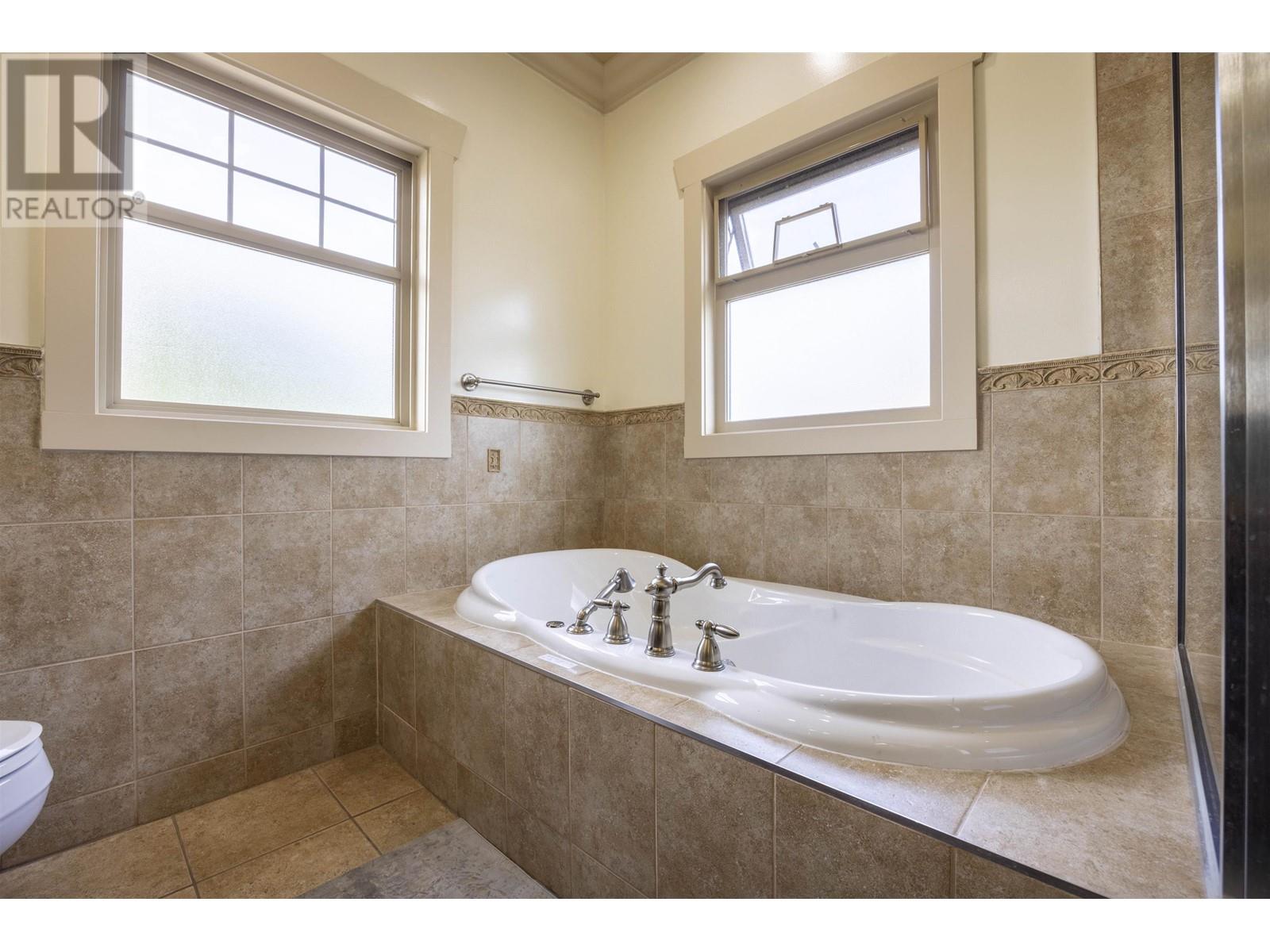 Listing Picture 14 of 25 : 10120 AQUILA ROAD, Richmond / 烈治文 - 魯藝地產 Yvonne Lu Group - MLS Medallion Club Member