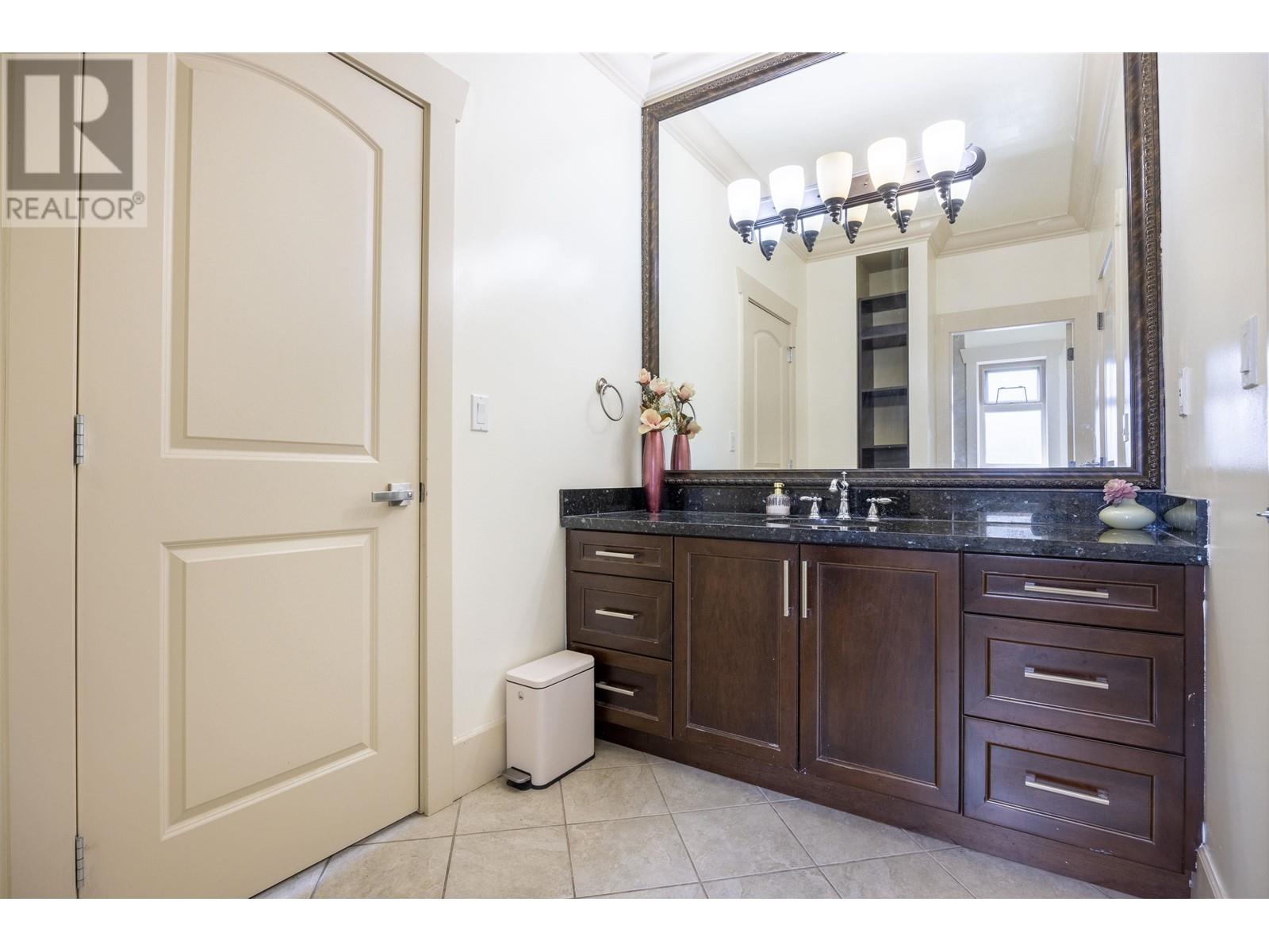 Listing Picture 18 of 25 : 10120 AQUILA ROAD, Richmond / 烈治文 - 魯藝地產 Yvonne Lu Group - MLS Medallion Club Member