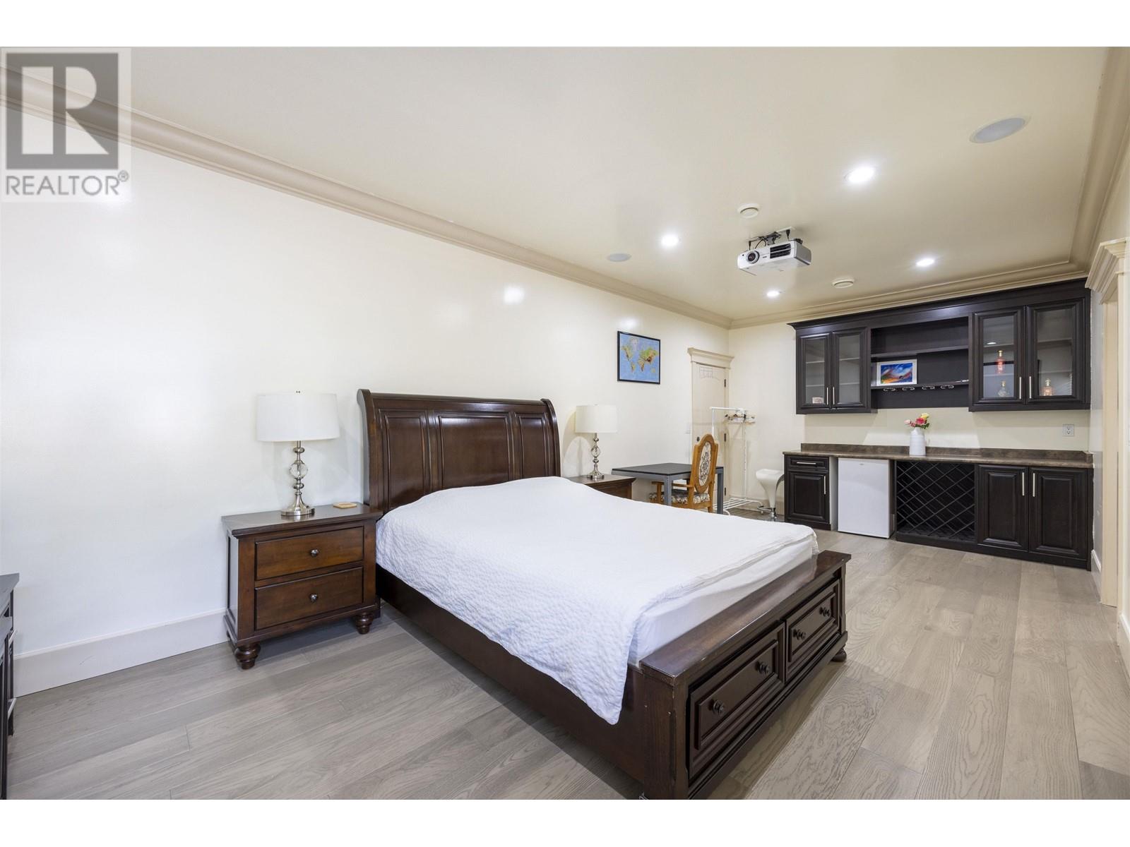 Listing Picture 10 of 25 : 10120 AQUILA ROAD, Richmond / 烈治文 - 魯藝地產 Yvonne Lu Group - MLS Medallion Club Member