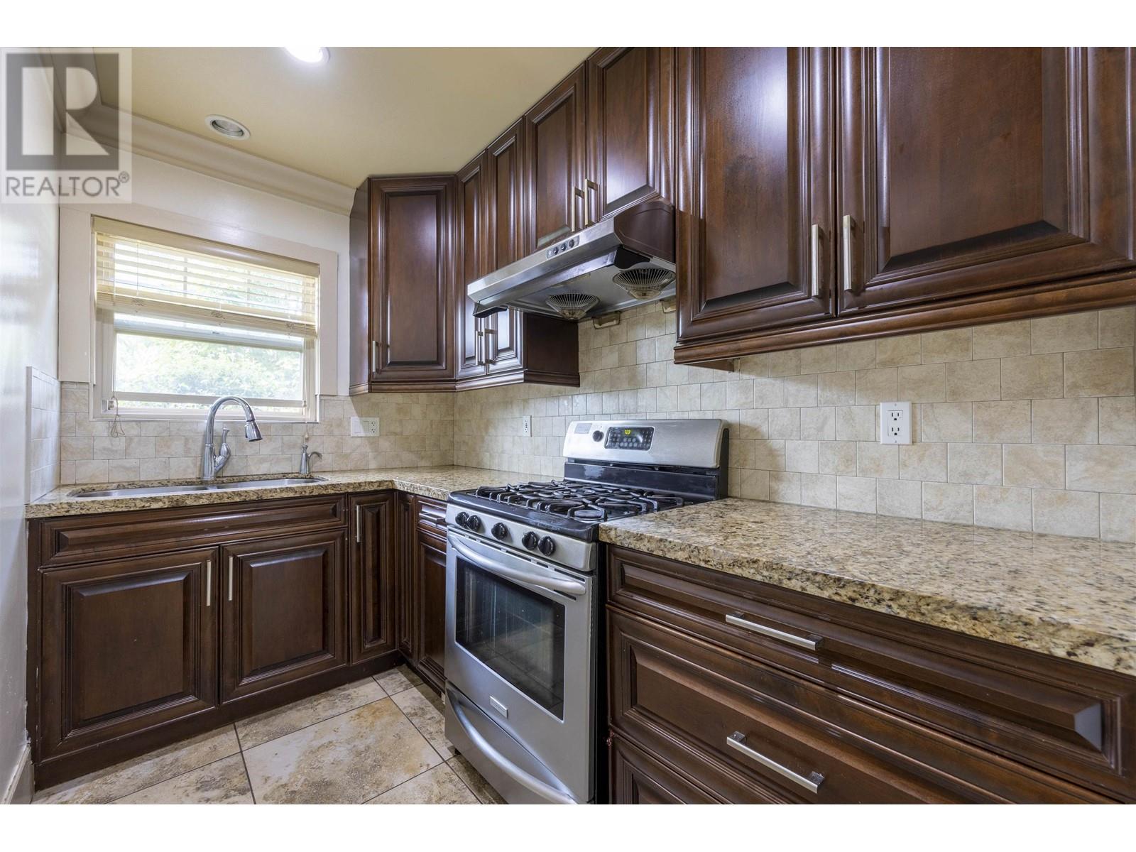 Listing Picture 7 of 25 : 10120 AQUILA ROAD, Richmond / 烈治文 - 魯藝地產 Yvonne Lu Group - MLS Medallion Club Member