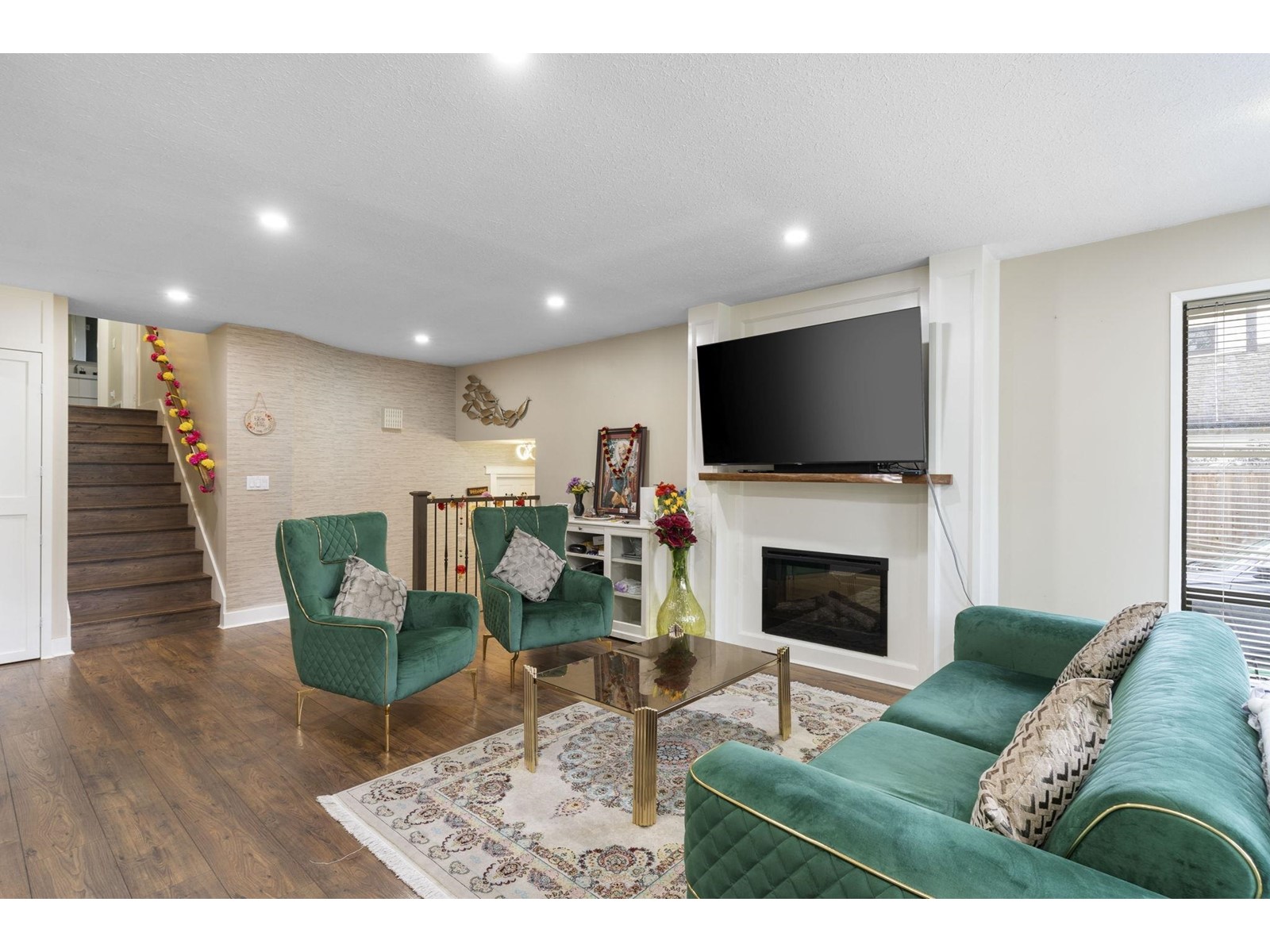 Property at 19745 48A AVENUE image 3