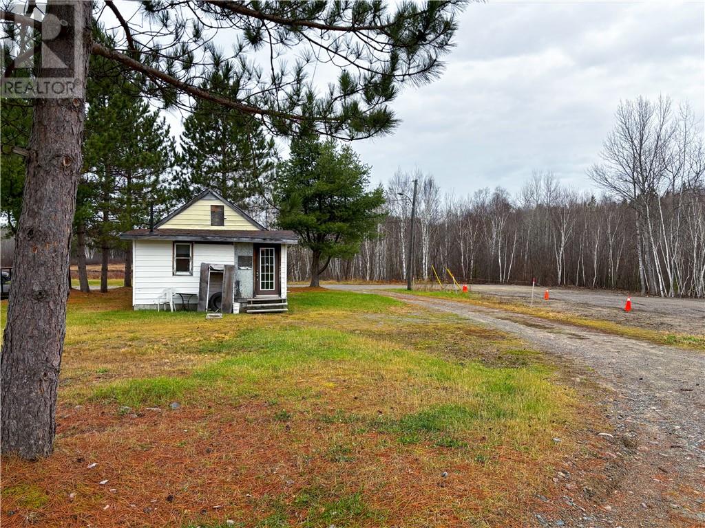 3 Lloyd, Capreol, Ontario  P0M 1H0 - Photo 9 - 2119875