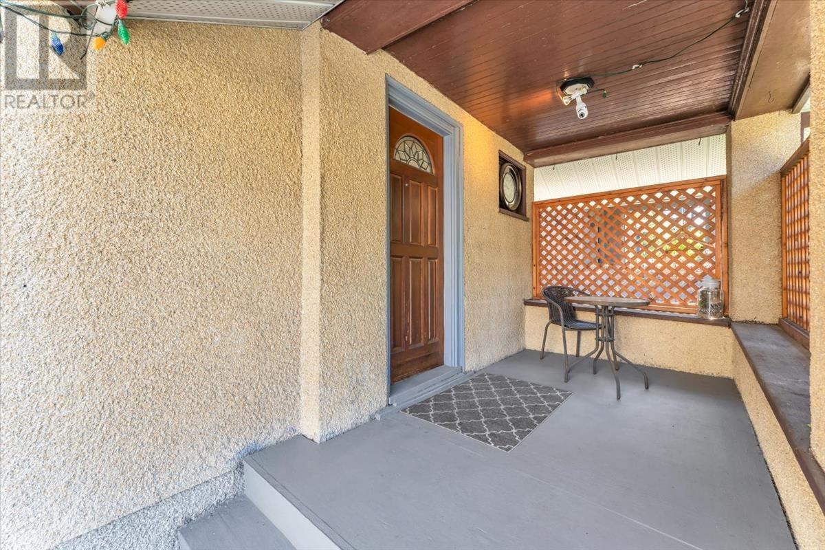 4160 St. Catherines Street, Vancouver, British Columbia  V5V 4L8 - Photo 5 - R2943450