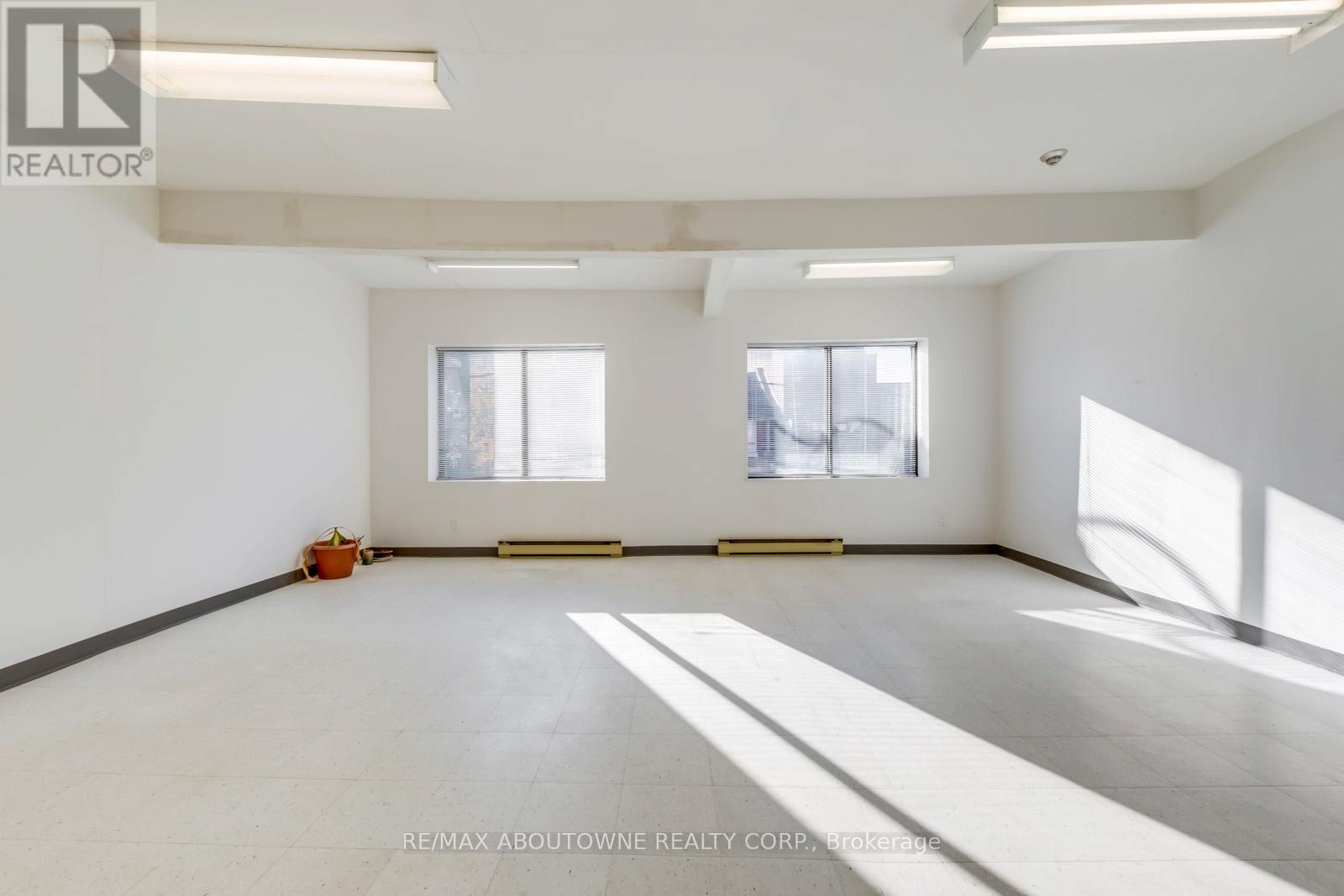 2 Fl - 454 Dundas Street W, Toronto, Ontario  M5T 1G9 - Photo 12 - C9506500