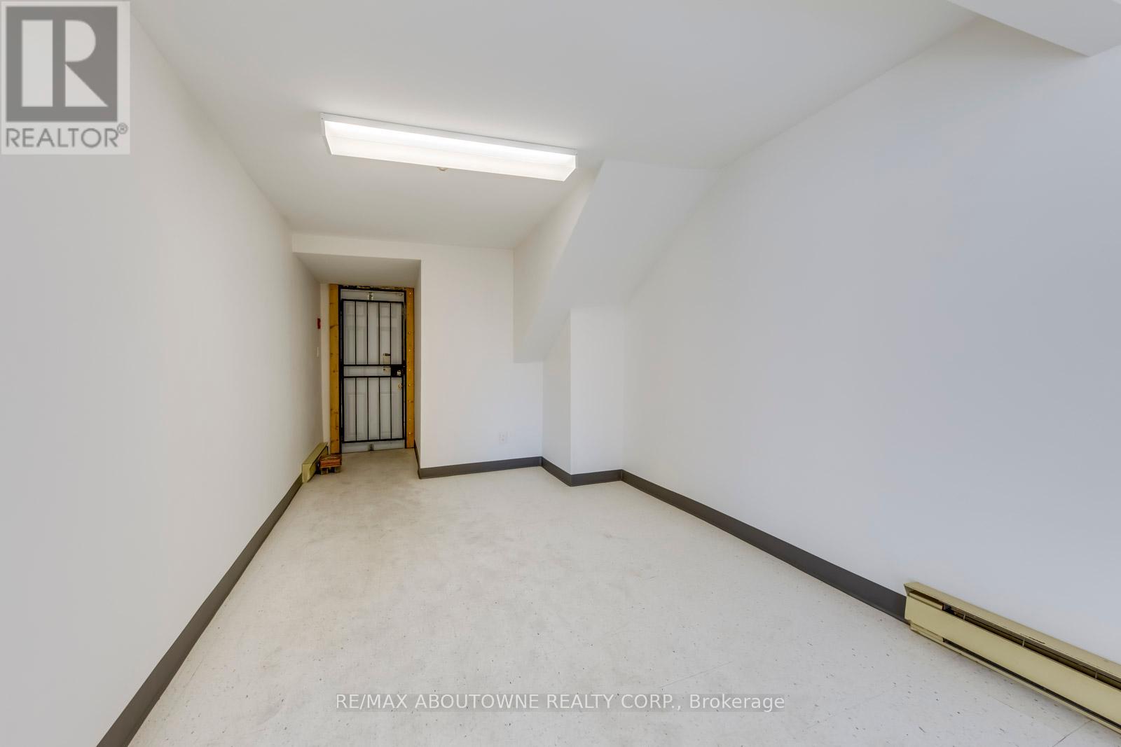 2 Fl - 454 Dundas Street W, Toronto, Ontario  M5T 1G9 - Photo 29 - C9506500