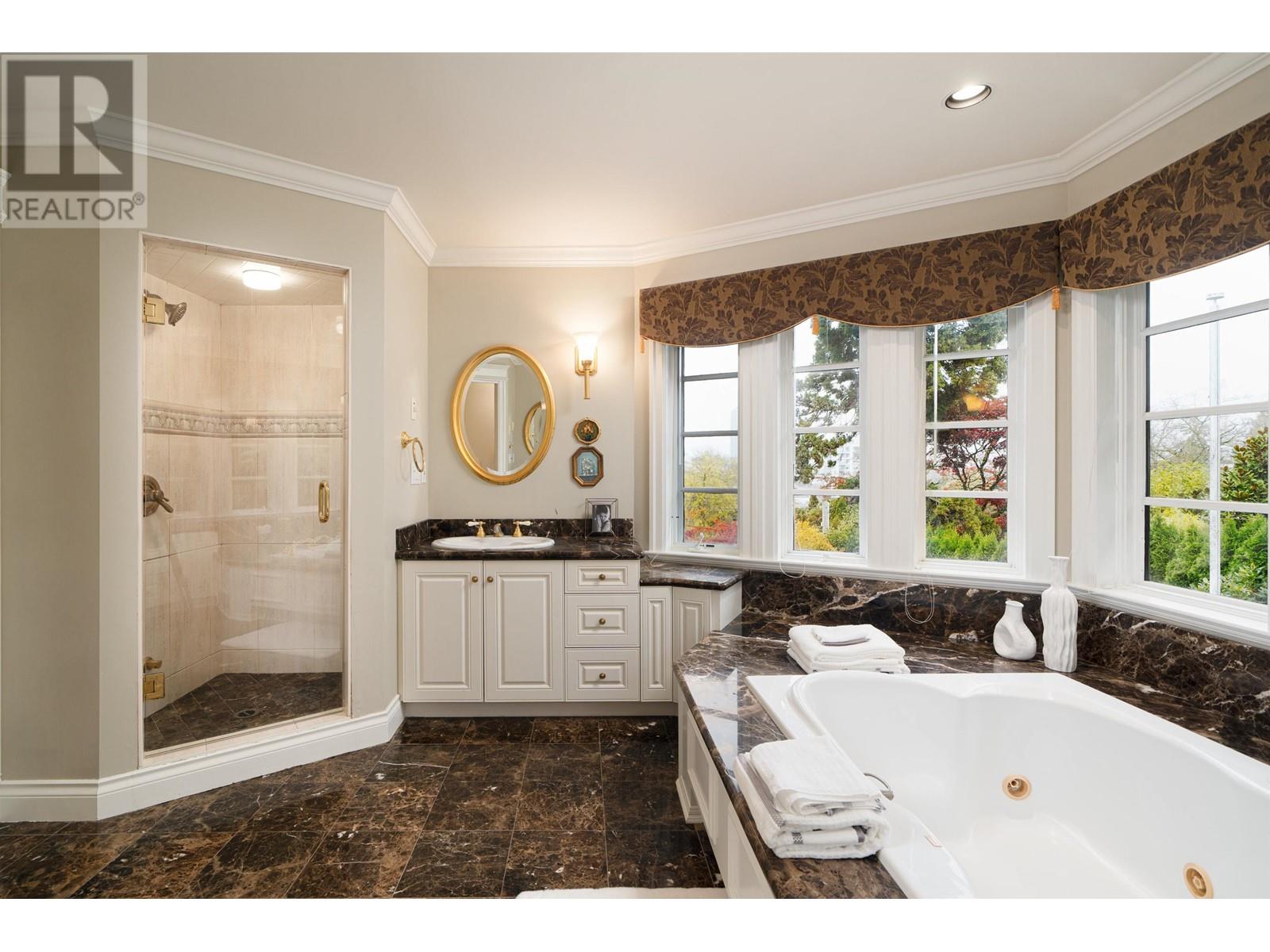 Listing Picture 22 of 40 : 1638 MARPOLE AVENUE, Vancouver / 溫哥華 - 魯藝地產 Yvonne Lu Group - MLS Medallion Club Member