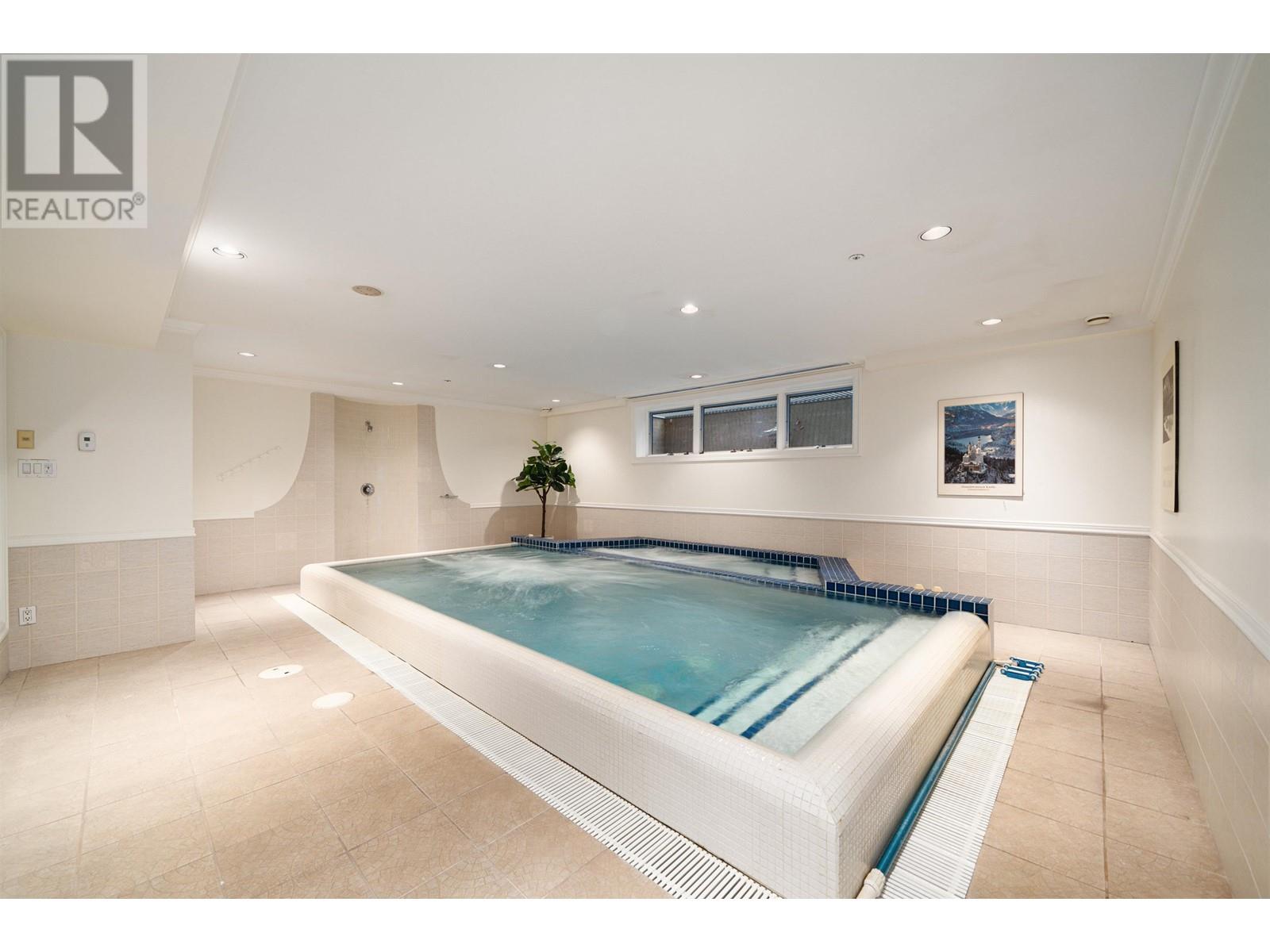Listing Picture 29 of 40 : 1638 MARPOLE AVENUE, Vancouver / 溫哥華 - 魯藝地產 Yvonne Lu Group - MLS Medallion Club Member