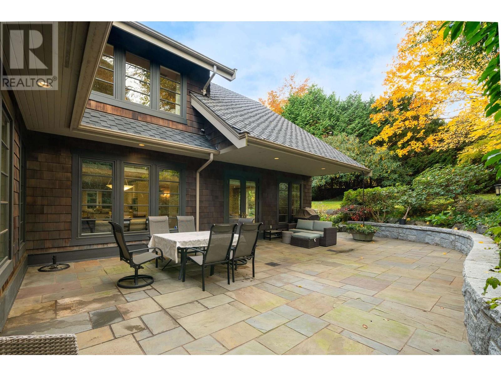 Listing Picture 37 of 40 : 1638 MARPOLE AVENUE, Vancouver / 溫哥華 - 魯藝地產 Yvonne Lu Group - MLS Medallion Club Member