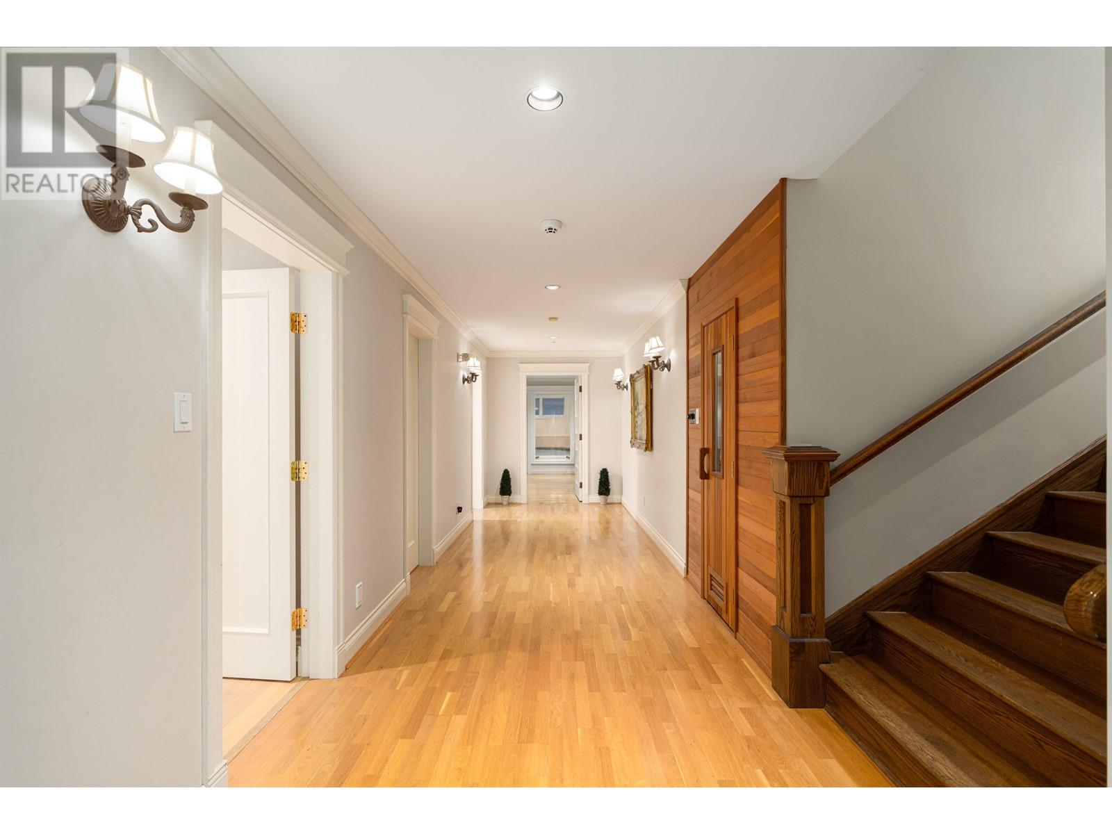 Listing Picture 32 of 40 : 1638 MARPOLE AVENUE, Vancouver / 溫哥華 - 魯藝地產 Yvonne Lu Group - MLS Medallion Club Member