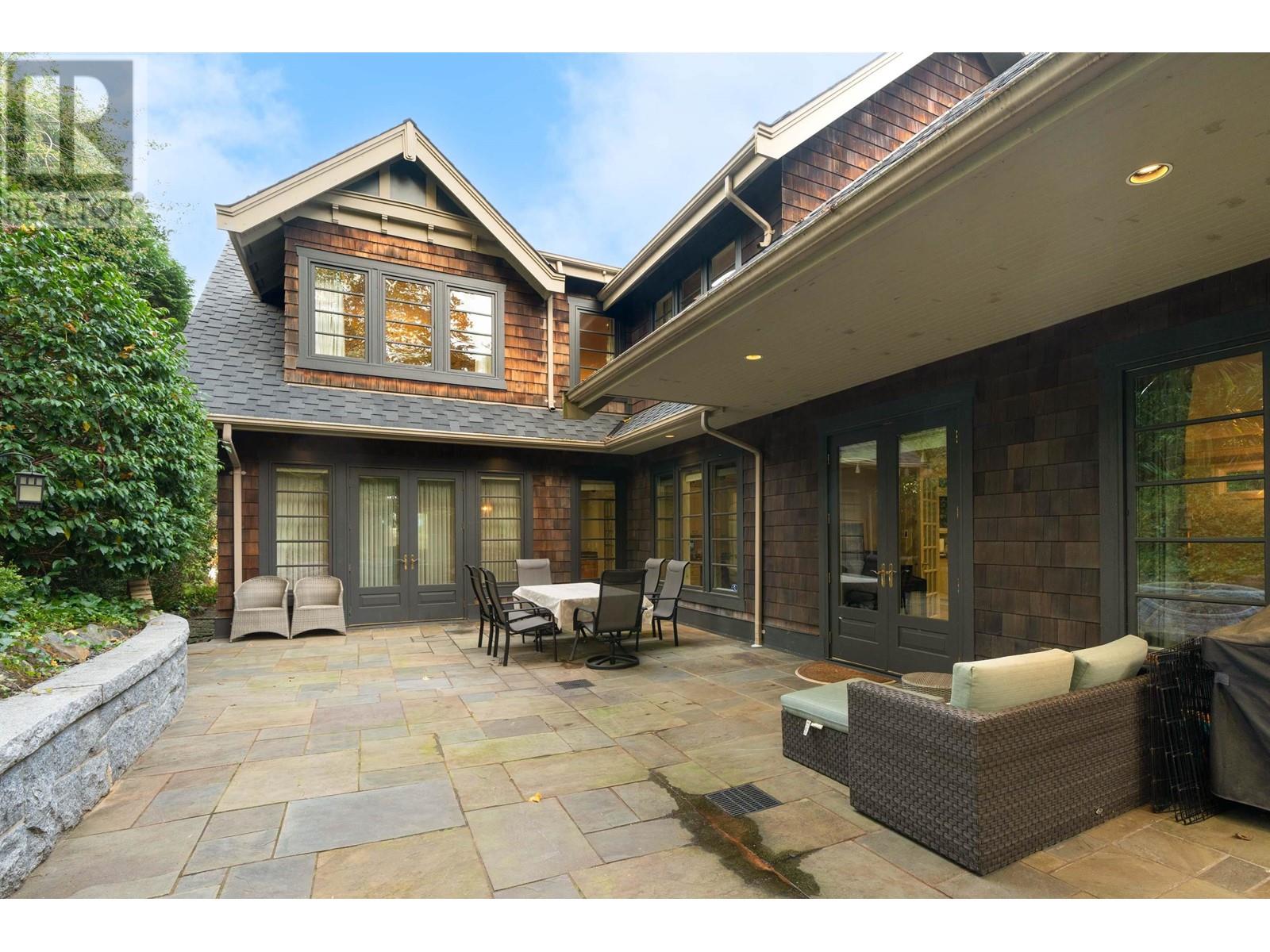 Listing Picture 36 of 40 : 1638 MARPOLE AVENUE, Vancouver / 溫哥華 - 魯藝地產 Yvonne Lu Group - MLS Medallion Club Member
