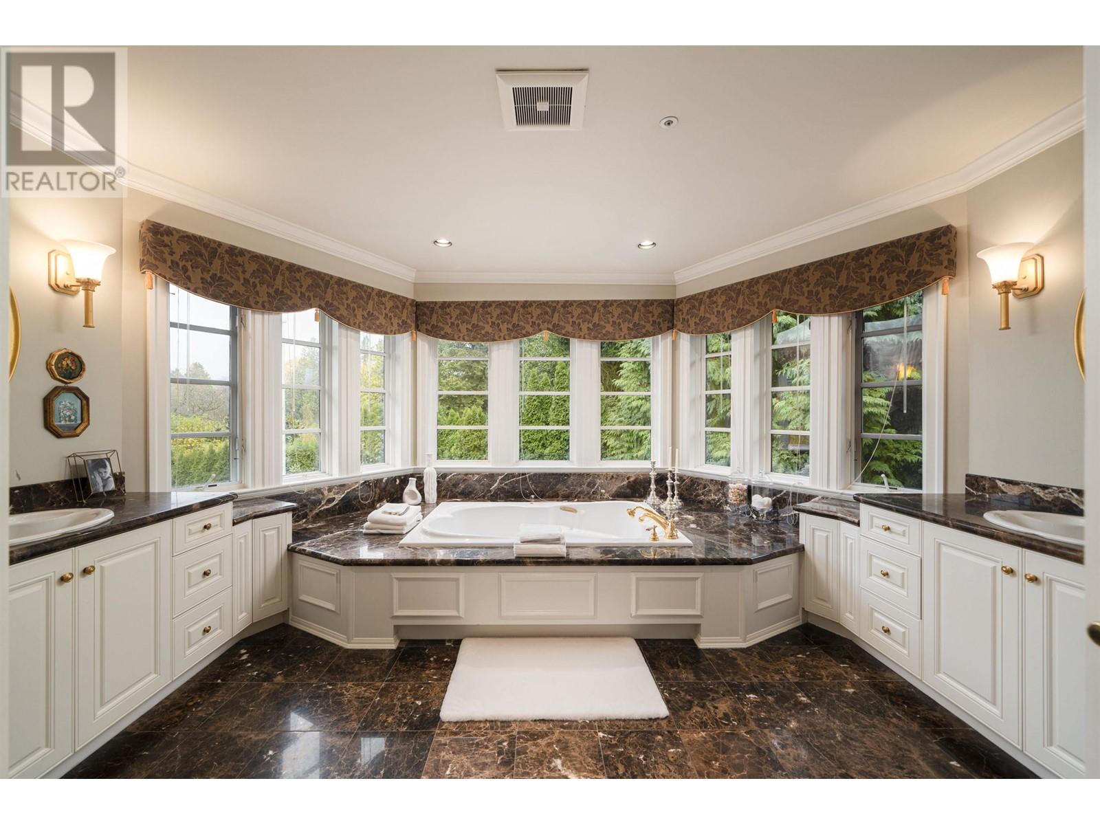 Listing Picture 21 of 40 : 1638 MARPOLE AVENUE, Vancouver / 溫哥華 - 魯藝地產 Yvonne Lu Group - MLS Medallion Club Member