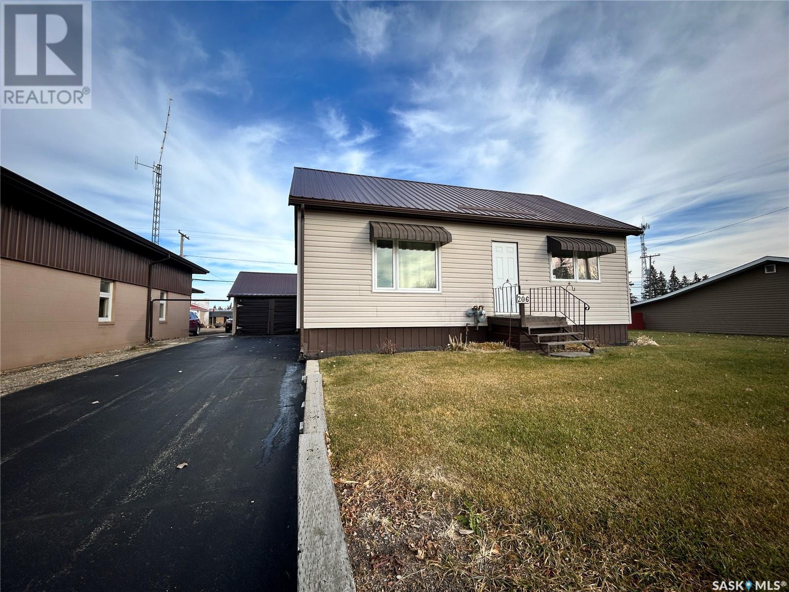 206 Wells Avenue E, Langenburg, Saskatchewan  S0A 2A0 - Photo 1 - SK988018