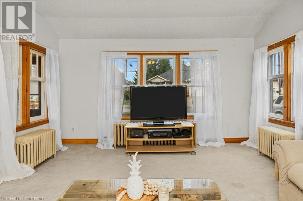 611 John St Street, Dunnville, Ontario  N1A 2R5 - Photo 11 - 40667965