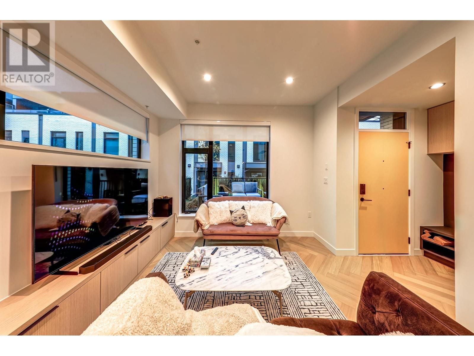 20 6788 Oak Street, Vancouver, British Columbia  V6P 0L2 - Photo 2 - R2940021