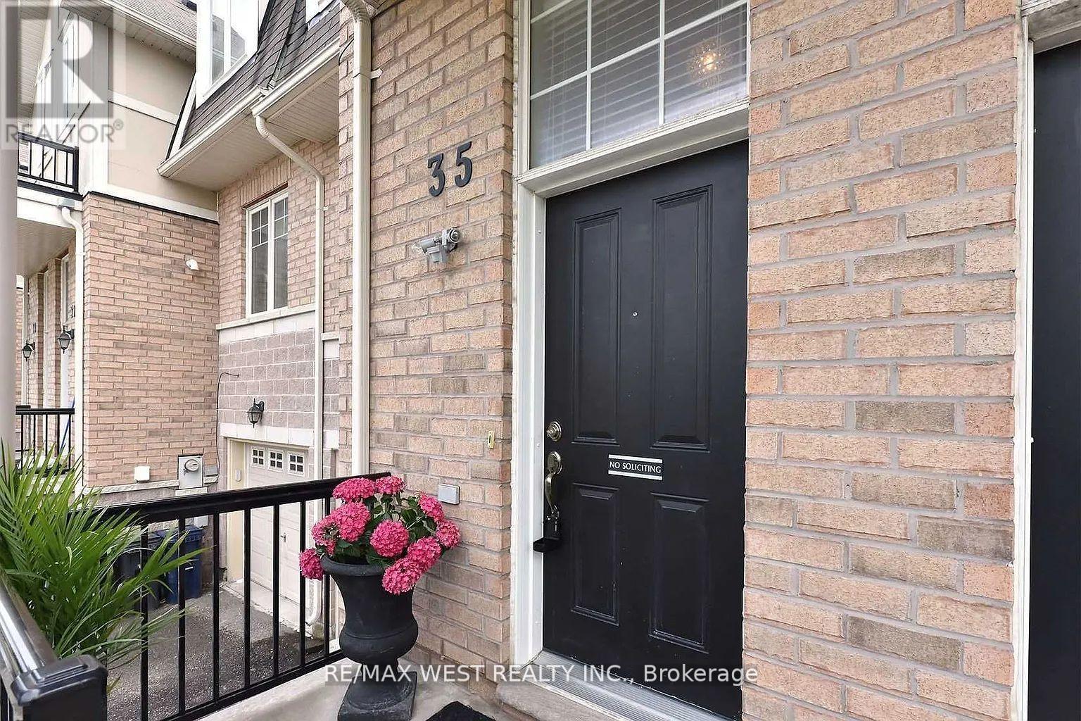 35 Bell Estate Drive S, Toronto, Ontario  M1L 0E2 - Photo 12 - E10420788