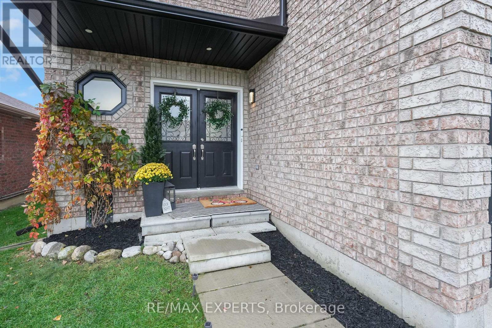 1494 Rankin Way, Innisfil, Ontario  L9S 0C6 - Photo 3 - N10420885