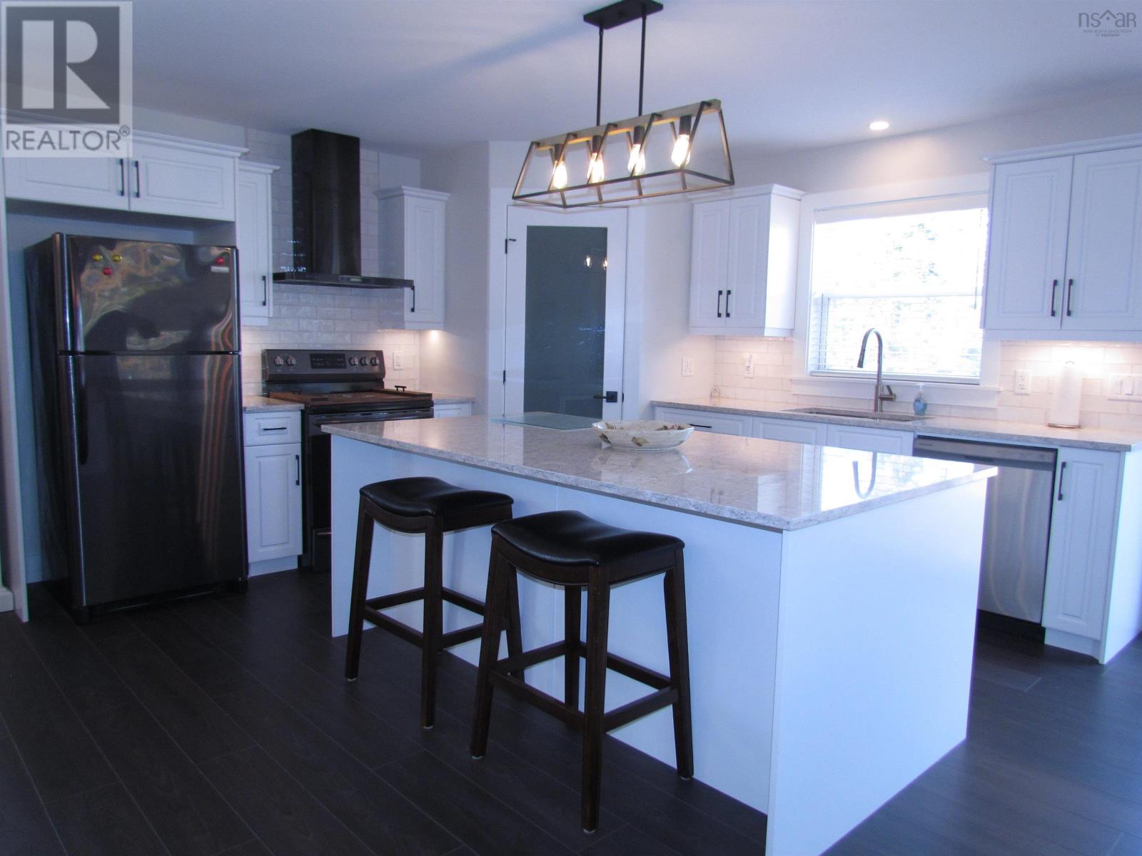 Property at 523 Westwood Boulevard image 4