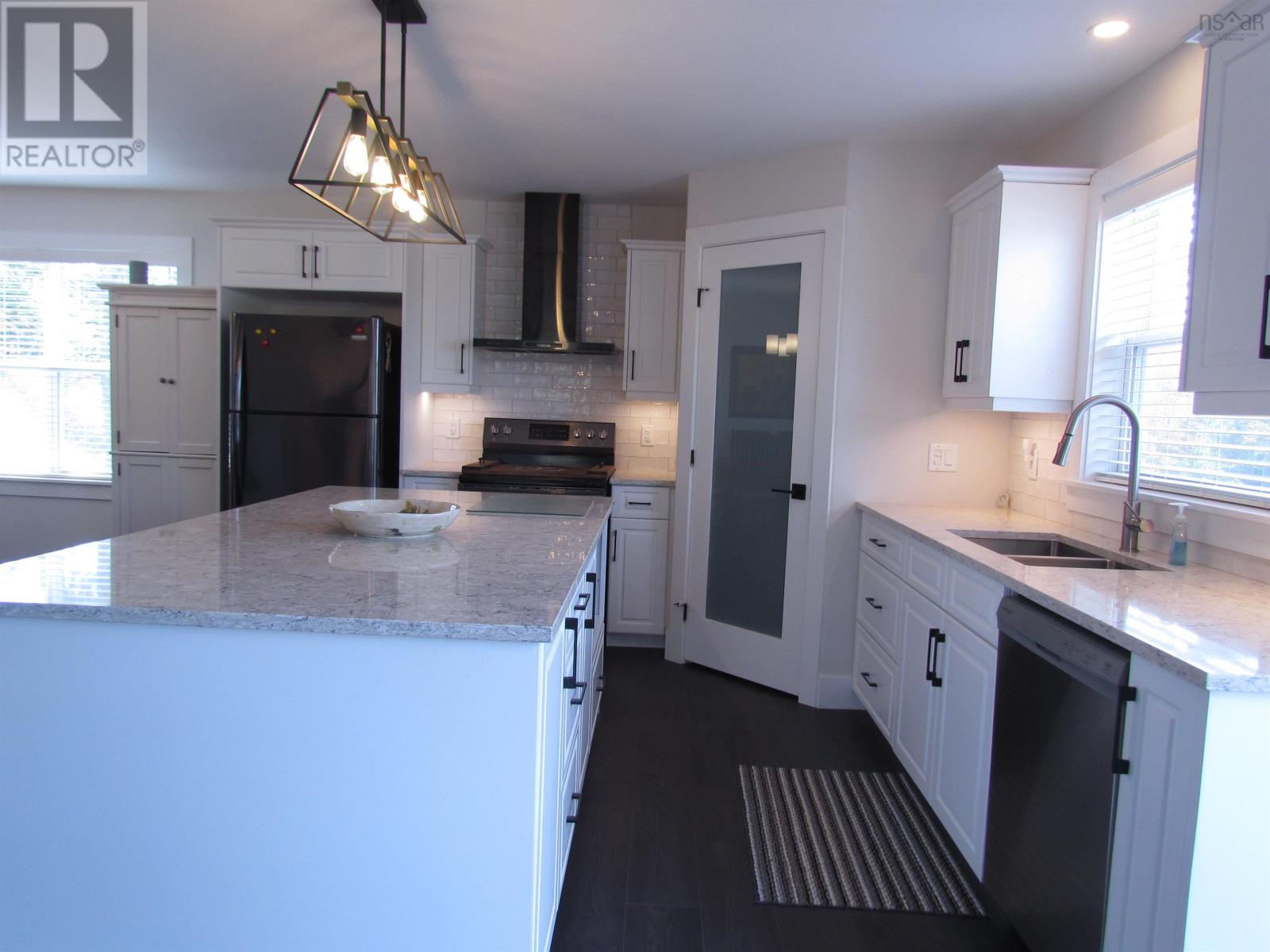 Property at 523 Westwood Boulevard image 5