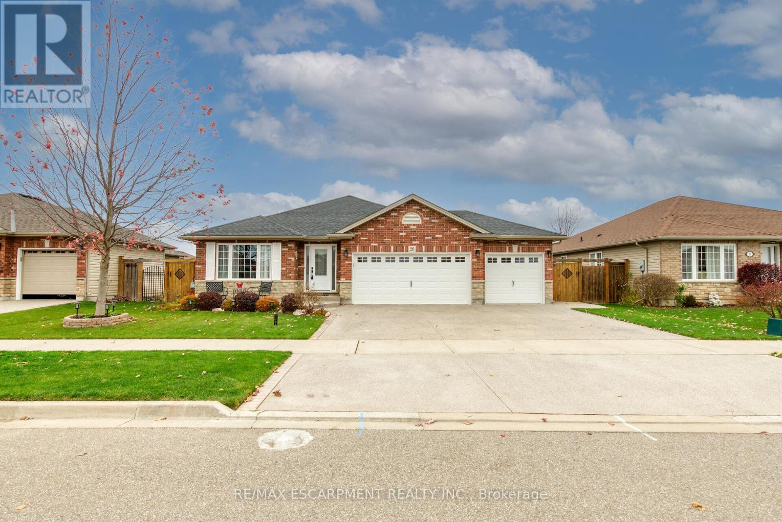 20 Helen Drive E, Haldimand, Ontario  N0A 1H0 - Photo 2 - X10416182