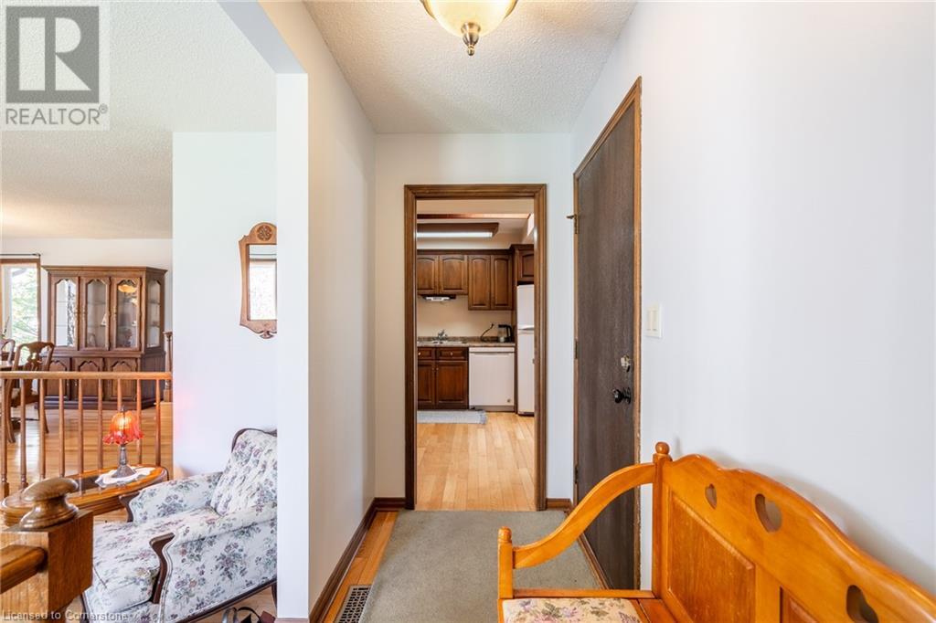 52 Greenmeadow Court, St. Catharines, Ontario  L2N 6Y7 - Photo 4 - 40667987