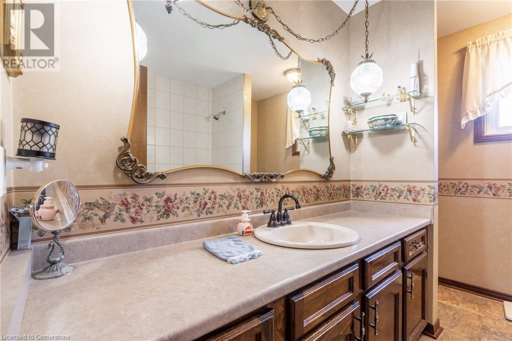 52 Greenmeadow Court, St. Catharines, Ontario  L2N 6Y7 - Photo 15 - 40667987